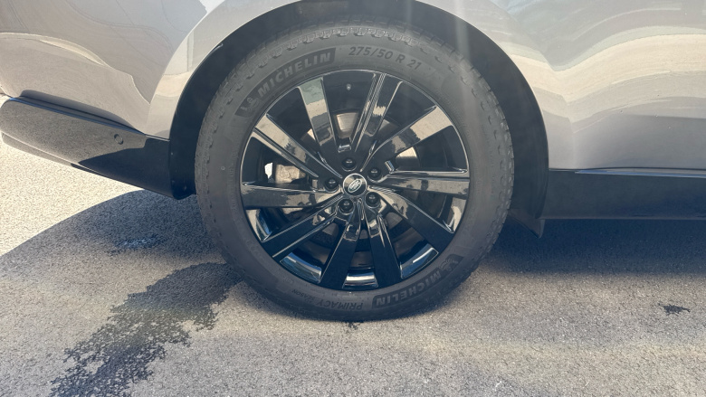 Land Rover Range Rover 3.0 D300 SE 4dr Auto Diesel Estate